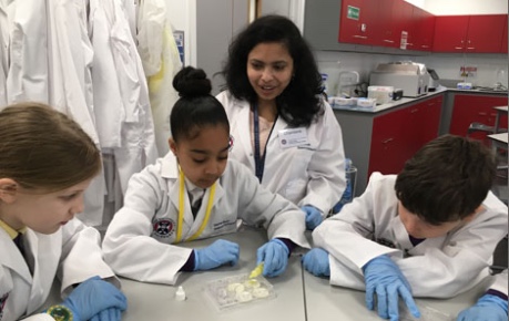 Scientist and pupils participating in EBSOC workshop - credit Easter Bush Science Outreach Centre