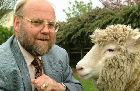 photo of Professor Sir Ian Wilmut and Dolly the sheep - credit The Roslin Institute