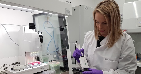 Dr Kate Cameron in Cytochroma lab at Roslin Innovation Centre