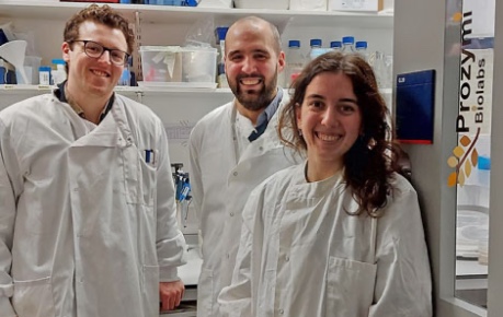 Prozymi Biolabs scientists in lab at Rosin Innovation Centre based tenant developing a novel farming system to grow marine ingredients